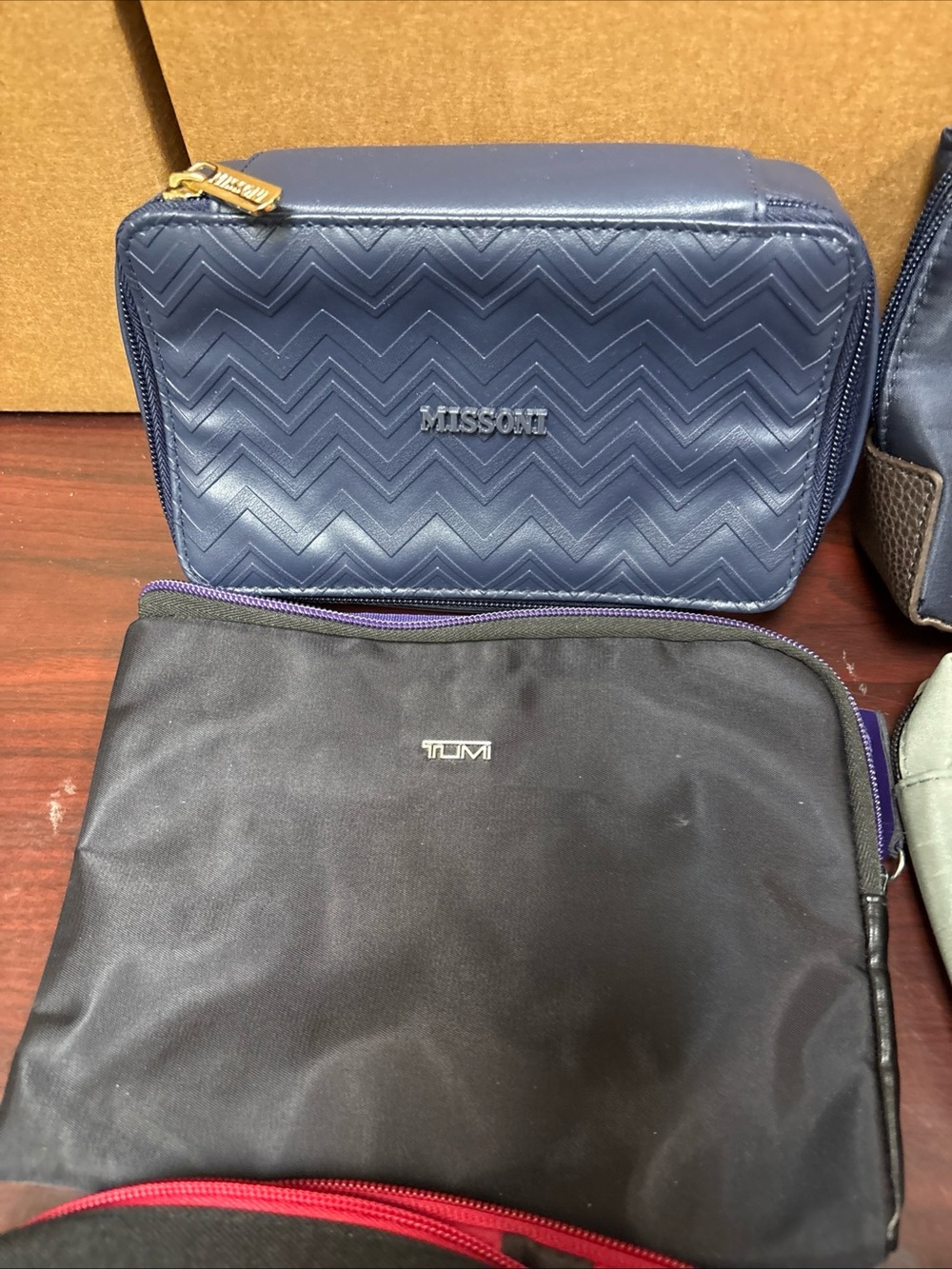 Airlines Travel Amenity Kit Toiletry Bags United Tumi Etro Delta Ungaro Lot Of 8 - Picture 2 of 6